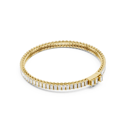 Structured sparkle statement - Designed with intention - Sophistication meets daily wear - Understated yet radiant - Luxury in simplicity - Perfect balance of brilliance